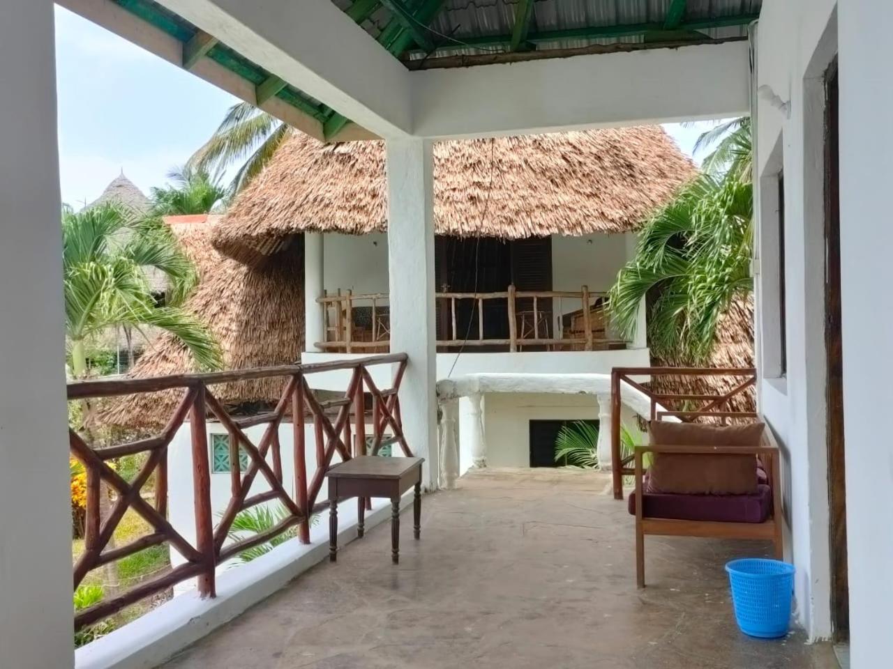Miwa Holiday Resort Диани-Бич Экстерьер фото